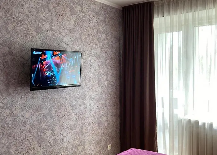 公寓 New With 2 Isolated Bedrooms *